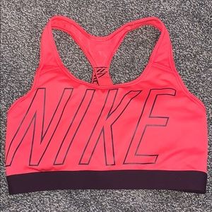 sports bra